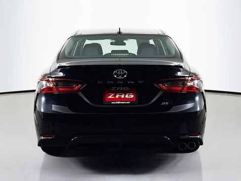 Used 2023 Toyota Camry SE image 4