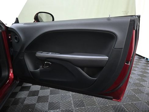 Used 2018 Dodge Challenger SRT Hellcat RWD image 22