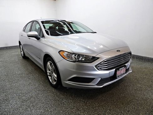 Used 2018 Ford Fusion SE FWD image 3