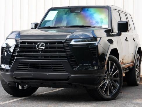 Used 2024 Lexus GX 550 w/ Cold Area Package AWD/4WD image 3