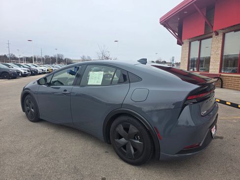 Used 2024 Toyota Prius LE image 5