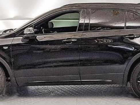 Used 2022 Cadillac XT4 Sport w/ Comfort Package AWD/4WD image 5