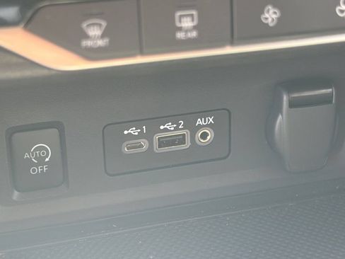 Used 2025 Nissan Sentra SV w/ All-Weather Package FWD image 31