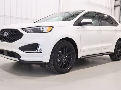 Certified 2023 Ford Edge ST-Line w/ Cargo Accessory Package image 6