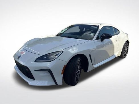 Used 2023 Toyota GR86 RWD image 3