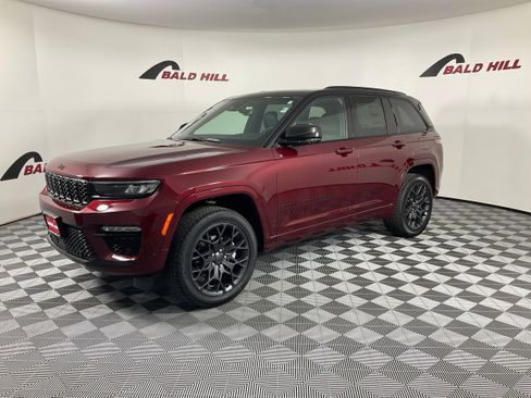 New 2025 Jeep Grand Cherokee Summit image 3