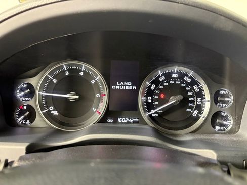 Used 2016 Toyota Land Cruiser AWD/4WD image 16