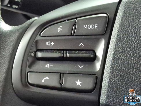 Used 2025 Hyundai Venue SEL FWD image 12