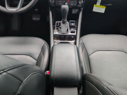 Used 2023 Jeep Compass Limited AWD/4WD image 10