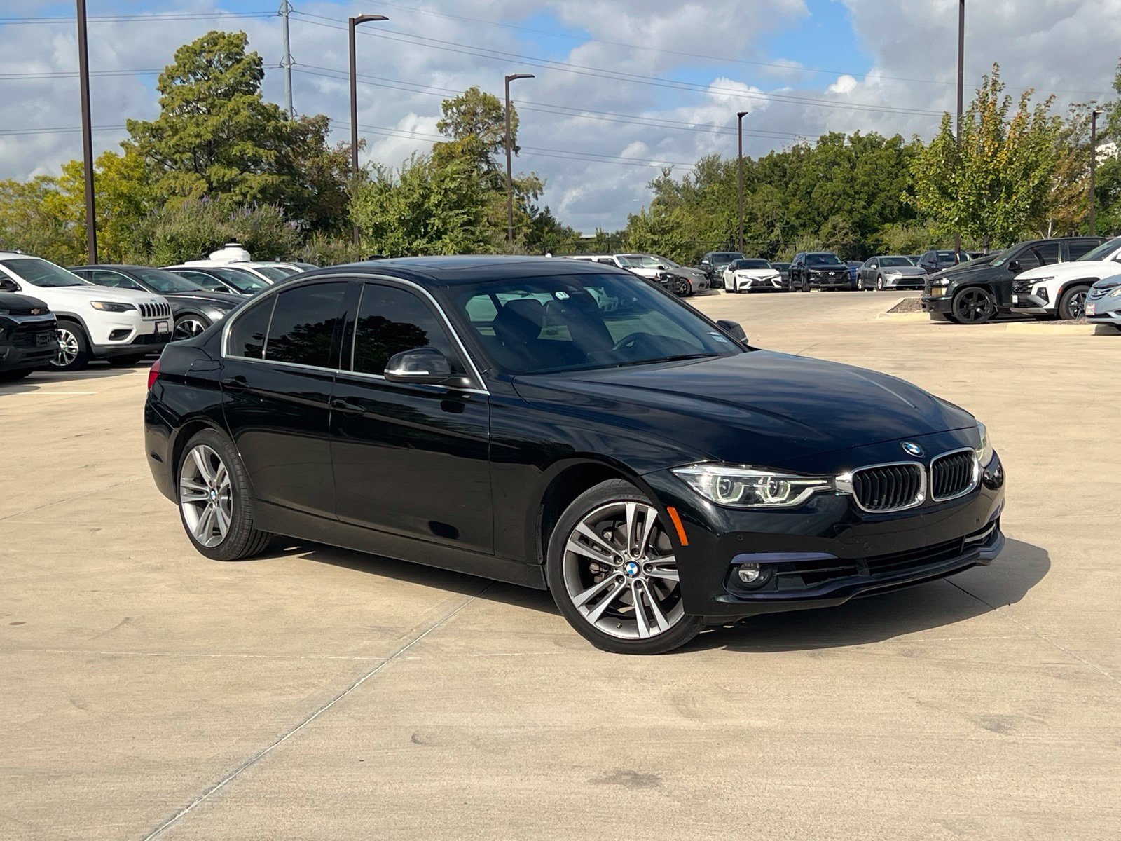 Used 2018 BMW 330i xDrive Sedan w/ Premium Package AWD/4WD image 1