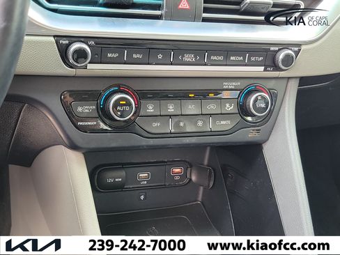 Used 2021 Kia Niro EX Premium FWD image 27