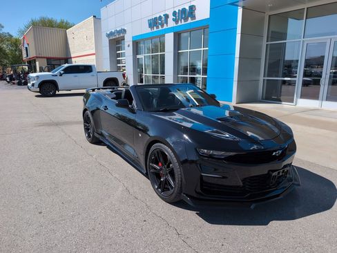Used 2022 Chevrolet Camaro SS RWD image 2
