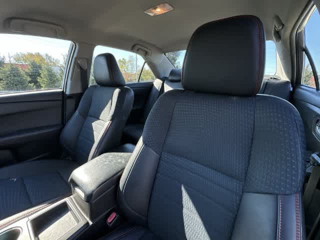 Used 2015 Toyota Camry SE FWD image 13