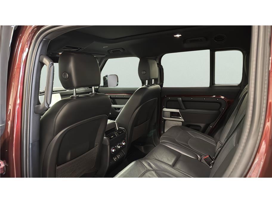 Used 2023 Land Rover Defender 130 SE AWD/4WD image 19