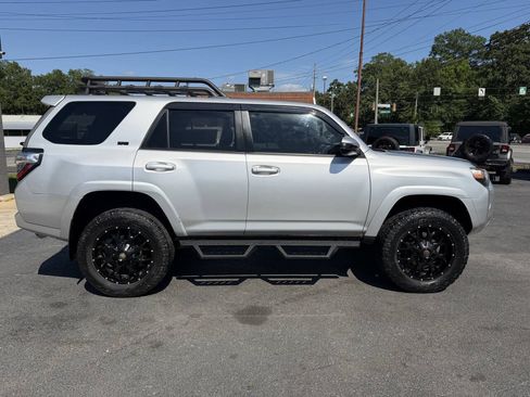 Used 2018 Toyota 4Runner SR5 RWD image 7