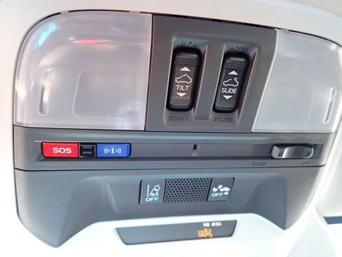 Used 2018 Subaru Crosstrek 2.0i Premium AWD/4WD image 21