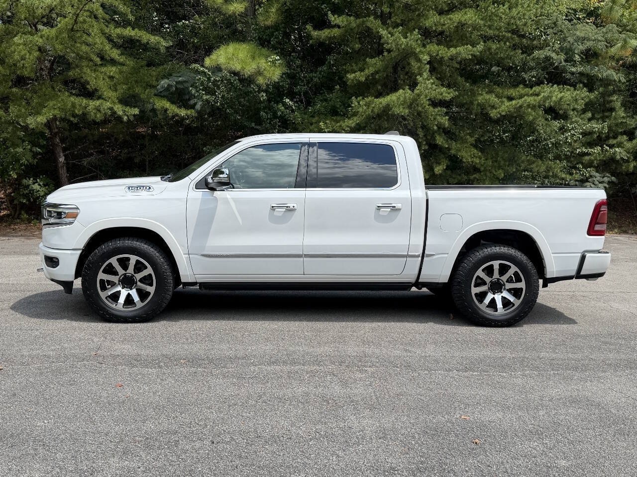 Used 2019 RAM 1500 Limited AWD/4WD image 2