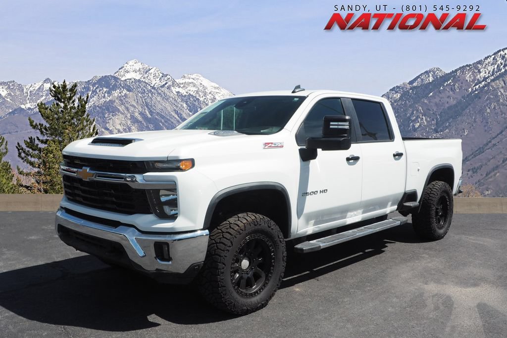 Used 2024 Chevrolet Silverado 2500 LT AWD/4WD image 1