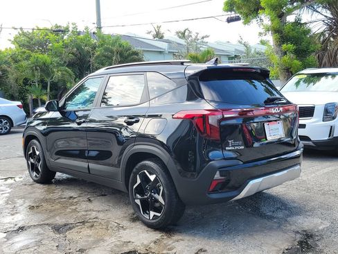 Certified 2025 Kia Seltos S FWD image 3