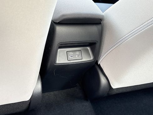 Used 2023 Toyota Corolla LE FWD image 14