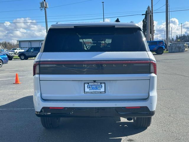Used 2025 Lincoln Navigator L Reserve AWD/4WD image 3