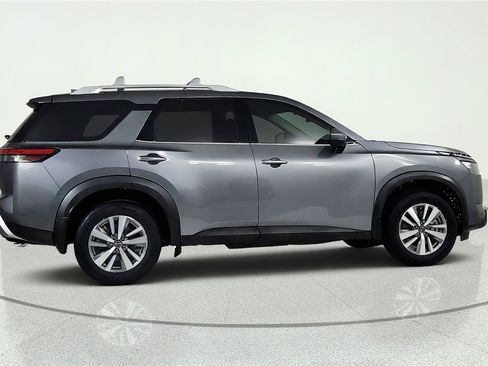 Used 2025 Nissan Pathfinder SL FWD image 7
