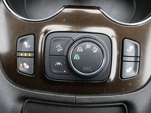 Used 2023 GMC Acadia AT4 image 25