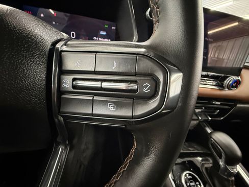 Used 2024 GMC Canyon AT4 AWD/4WD image 18