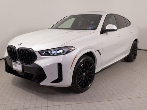 Used 2024 BMW X6 xDrive40i w/ Premium Package AWD/4WD image 3