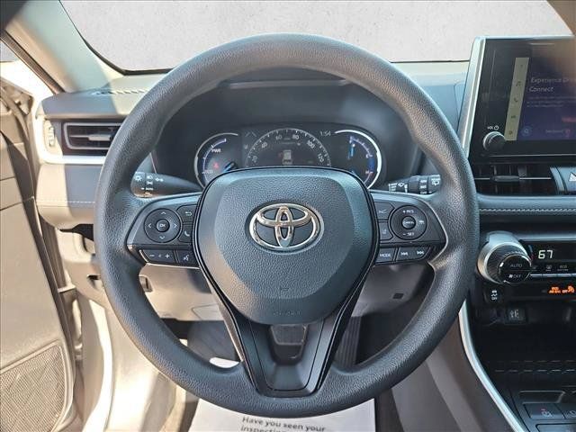 Certified 2025 Toyota RAV4 XLE AWD/4WD image 13