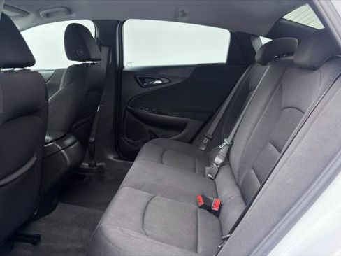 Used 2022 Chevrolet Malibu LS FWD image 17