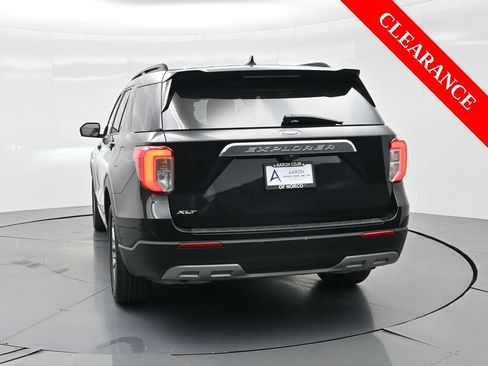 Used 2022 Ford Explorer XLT w/ Equipment Group 202A image 8