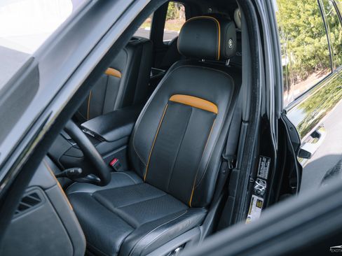 Used 2020 Rolls-Royce Cullinan Black Badge AWD/4WD image 17