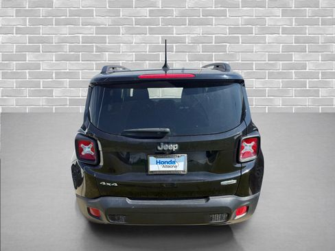 Used 2017 Jeep Renegade Latitude AWD/4WD image 3