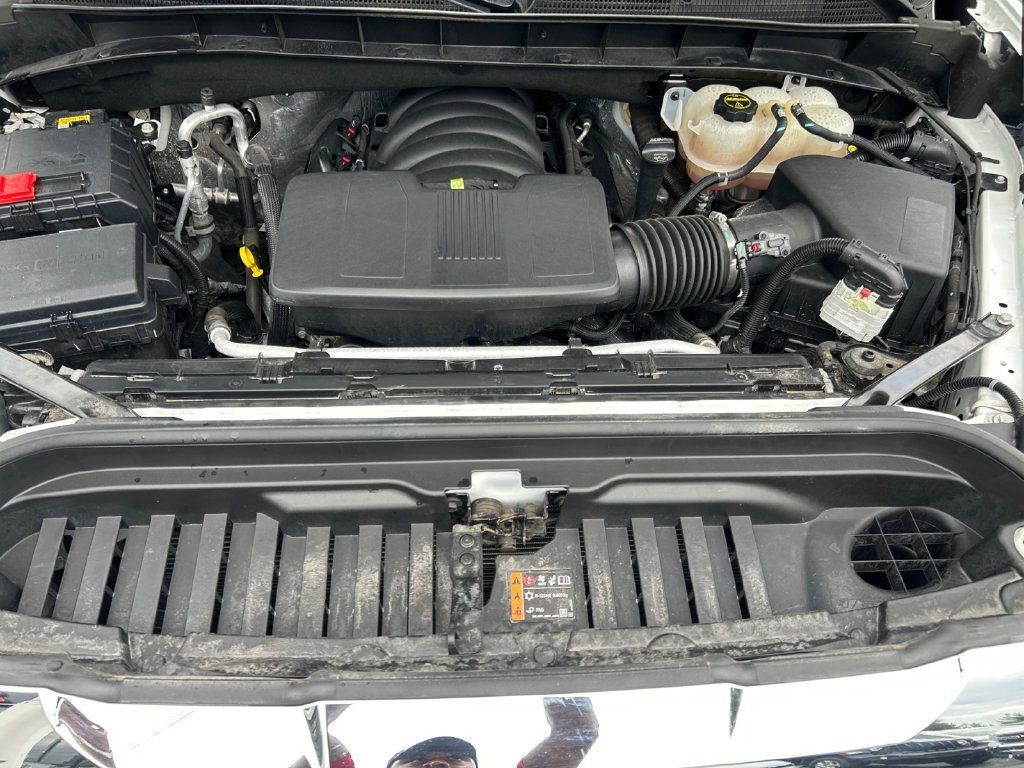 Used 2025 GMC Sierra 1500 SLT AWD/4WD image 16