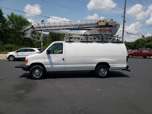 Used 2005 Ford E-350 and Econoline 350 Extended Super Duty RWD image 6