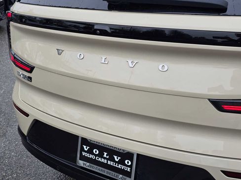 Certified 2025 Volvo EX90 Ultra image 15