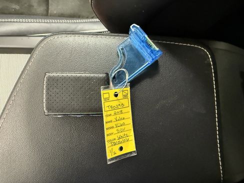 Used 2018 Volvo XC60 T6 R-Design w/ Convenience Package image 30