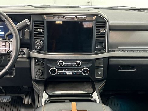 Used 2024 Ford F250 Platinum w/ FX4 Off-Road Package image 19