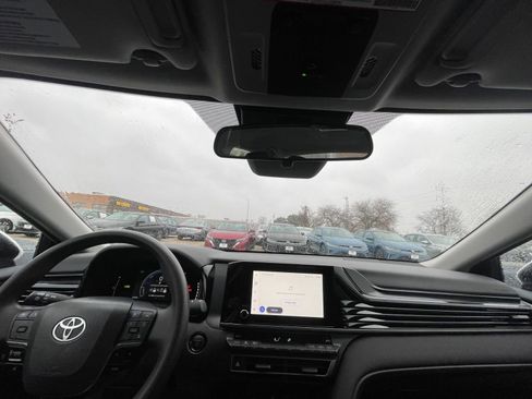 Used 2025 Toyota Camry LE image 33