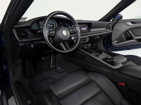 Certified 2024 Porsche 911 Carrera RWD image 4