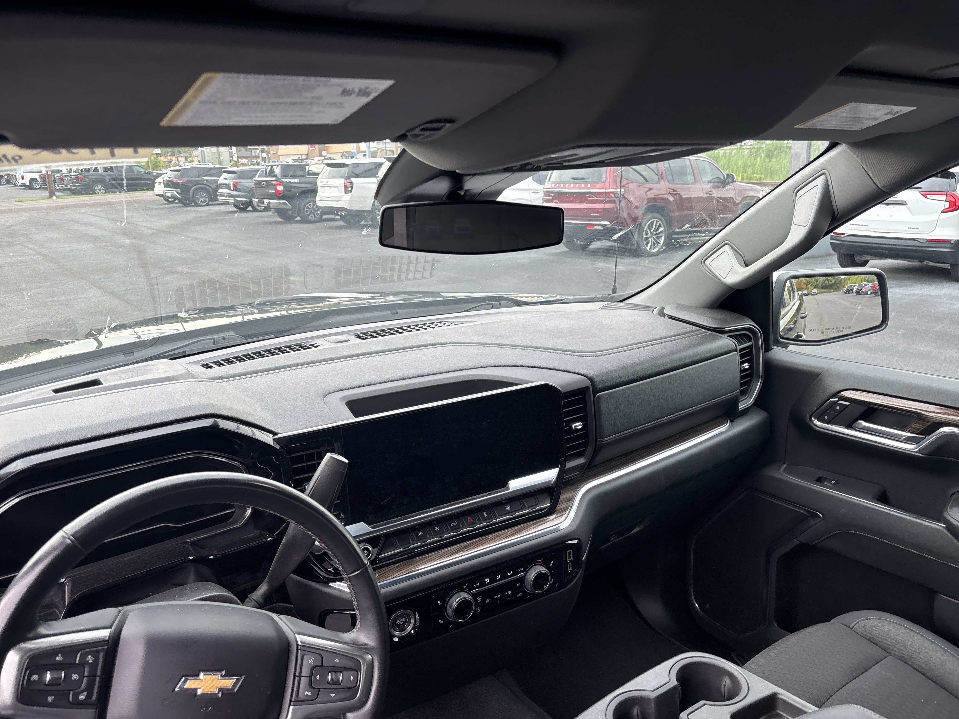 Used 2024 Chevrolet Silverado 1500 LT AWD/4WD image 15