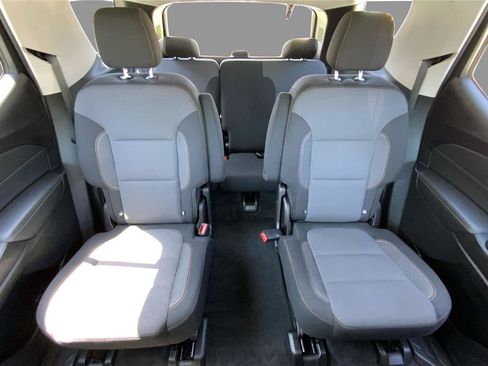 Used 2021 Chevrolet Traverse LT AWD/4WD image 14