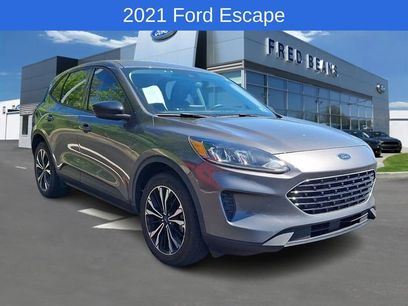 Used 2021 Ford Escape SE w/ SE Sport Appearance Package