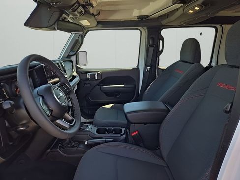 Used 2026 Jeep Wrangler Unlimited Rubicon AWD/4WD image 9
