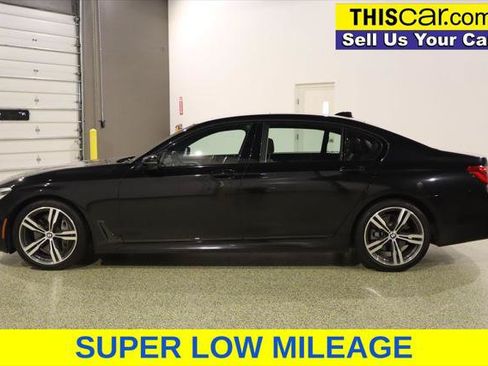 Used 2019 BMW 750i w/ Executive Package RWD image 5