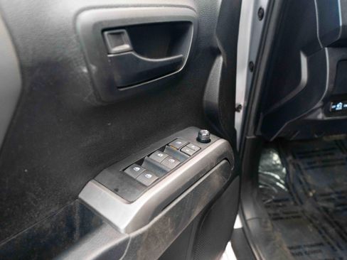 Used 2022 Toyota Tacoma SR5 image 7