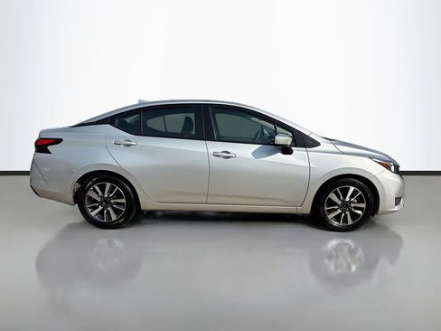 Used 2023 Nissan Versa SV FWD image 4