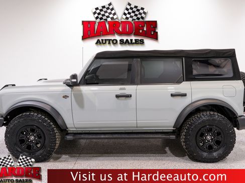 Used 2023 Ford Bronco Wildtrak image 1