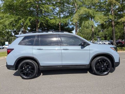 Certified 2024 Honda Passport Black Edition image 7